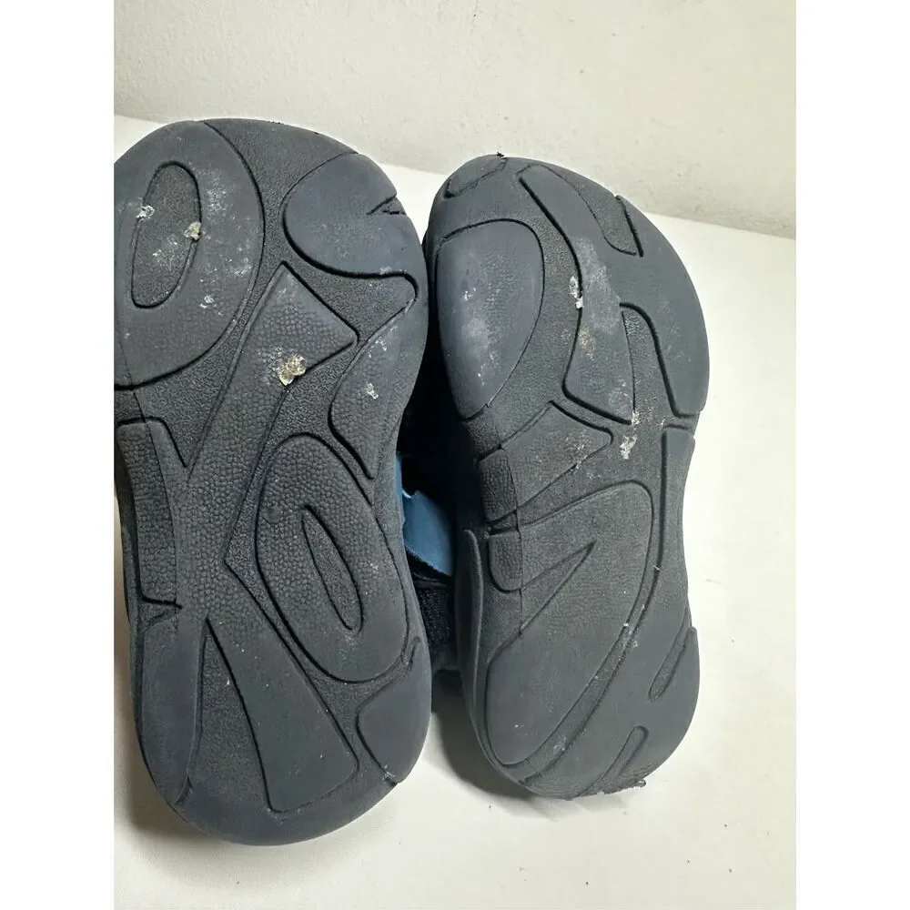 OshKosh Kids Size 8 Shoes Sneakers Closed Toe Sandal-Blue-Adjustable Strap